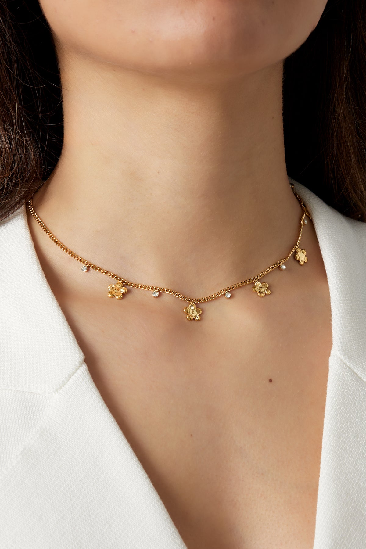 Ketting met bloemetjes en steentjes
