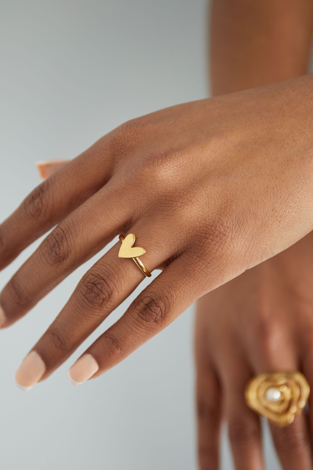 Ring met hart bovenop