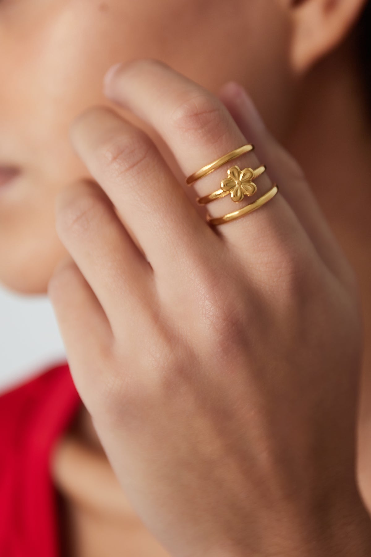 Drie dubbele ring met bloem
