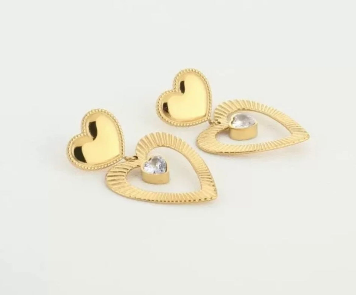 Sparkle Heart - Gouden hartjes oorbellen met steentje