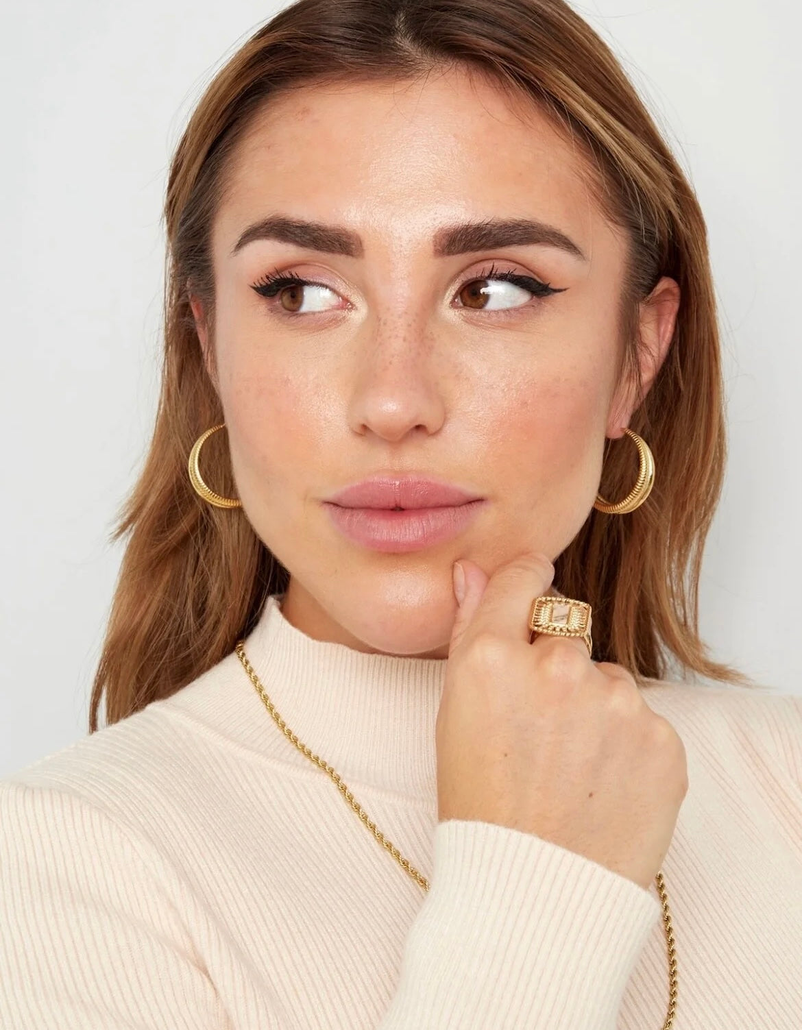 Pattern Vibe - Gouden oorbellen met reliëfpatroon