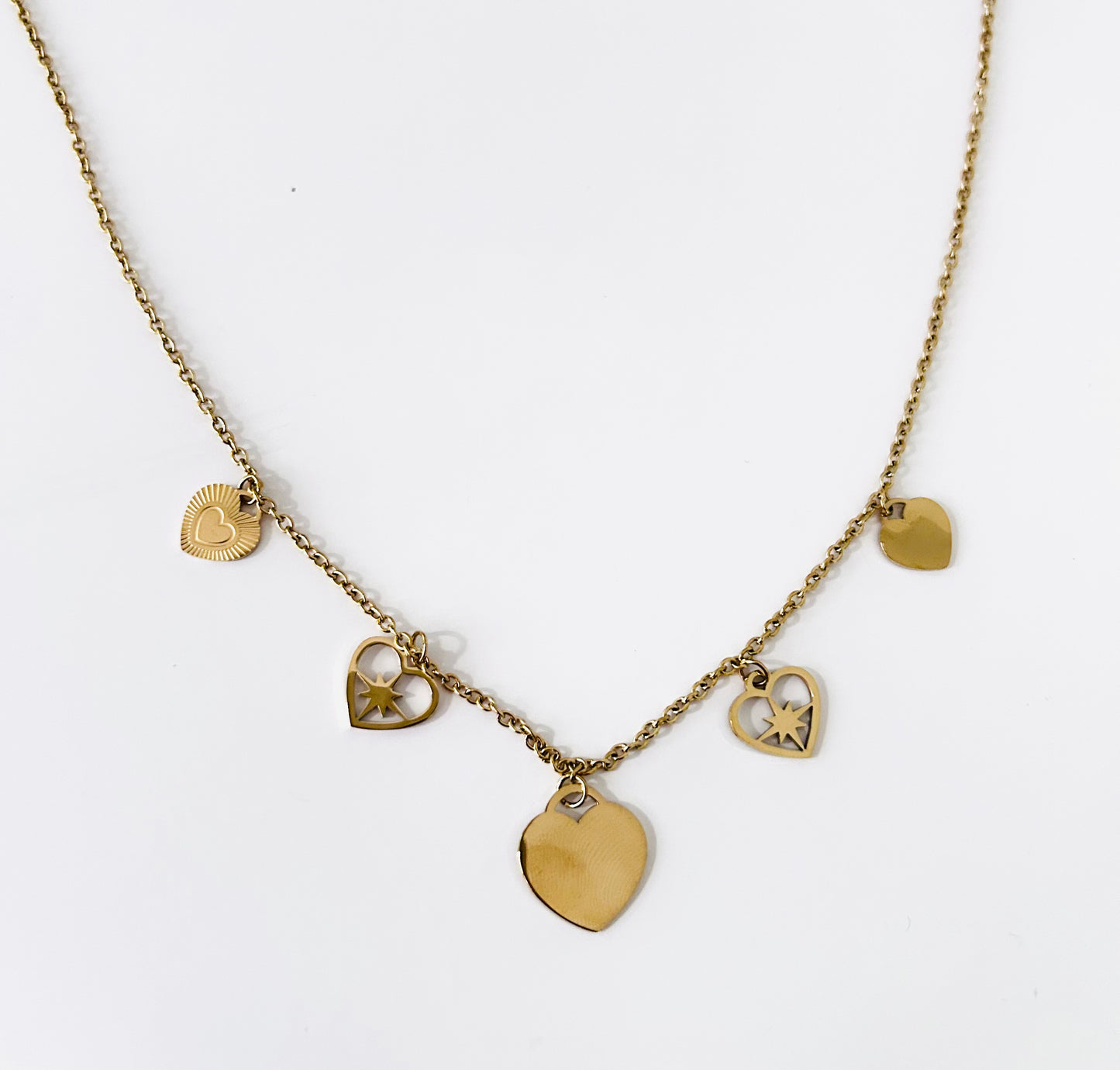 Ketting met hartjes bedels