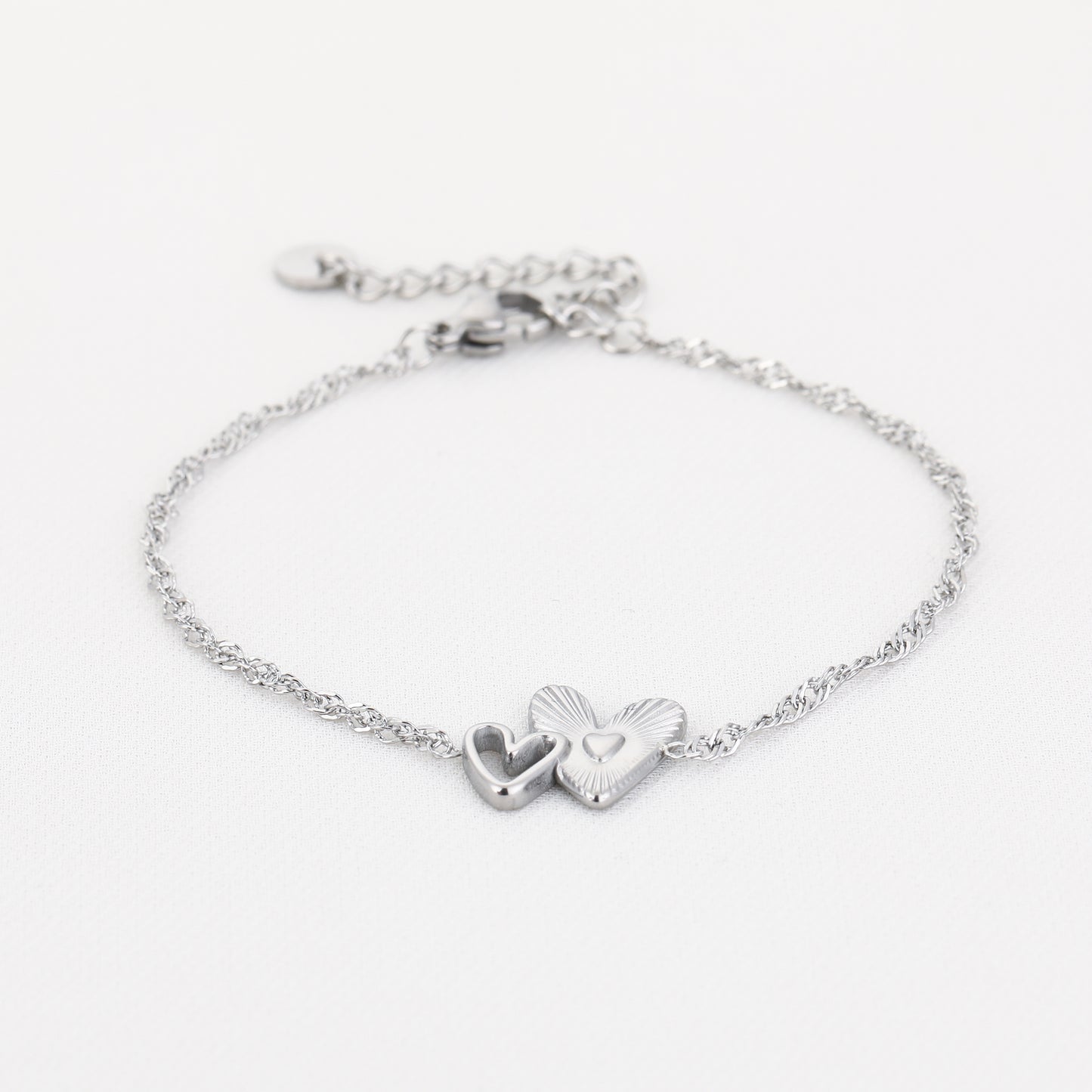 Armband met 2 hartjes