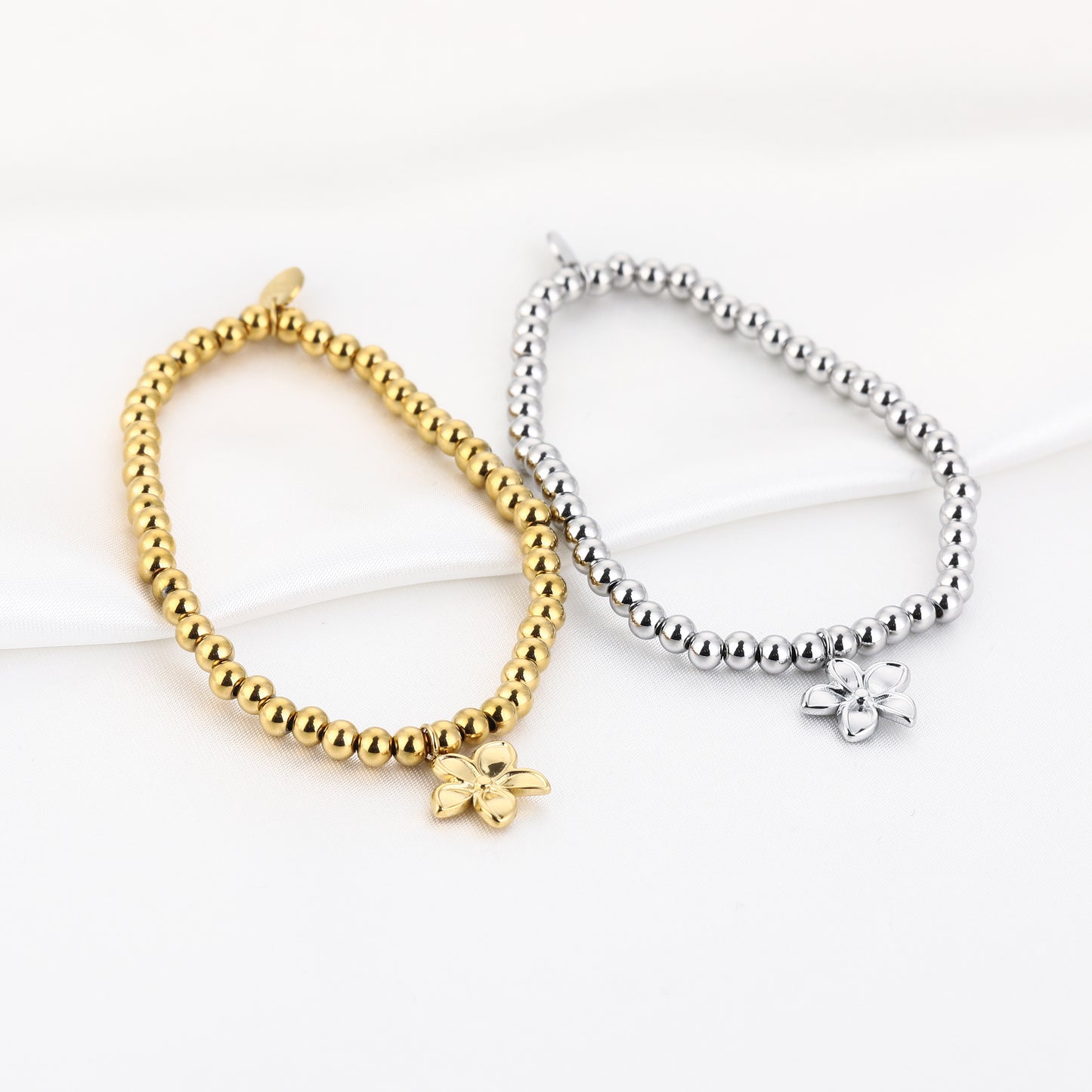 Beaded Blossom - Armband met kralen en bloem