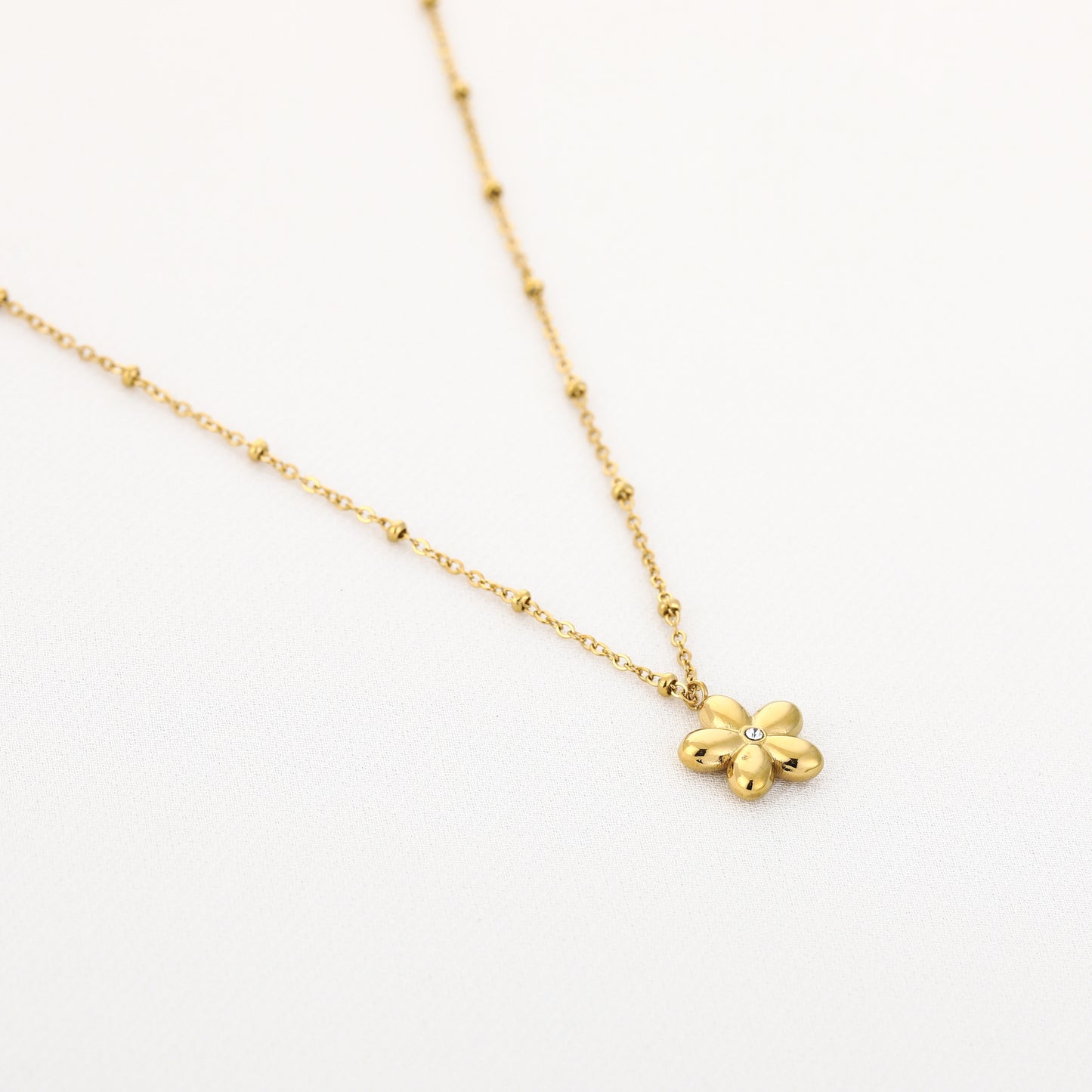 Ketting met bloemetje