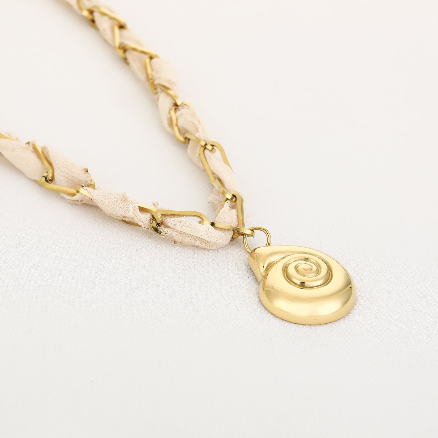Ketting met schelp