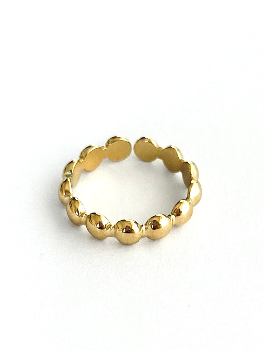 Ring met bolletjes