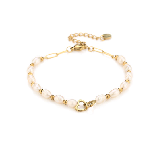Armband met parels en hartje