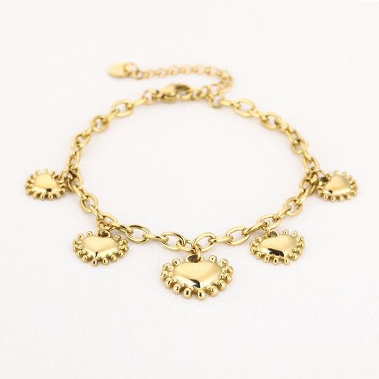 Armband met hartjes bedels