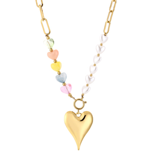 Ketting met gekleurde hartjes