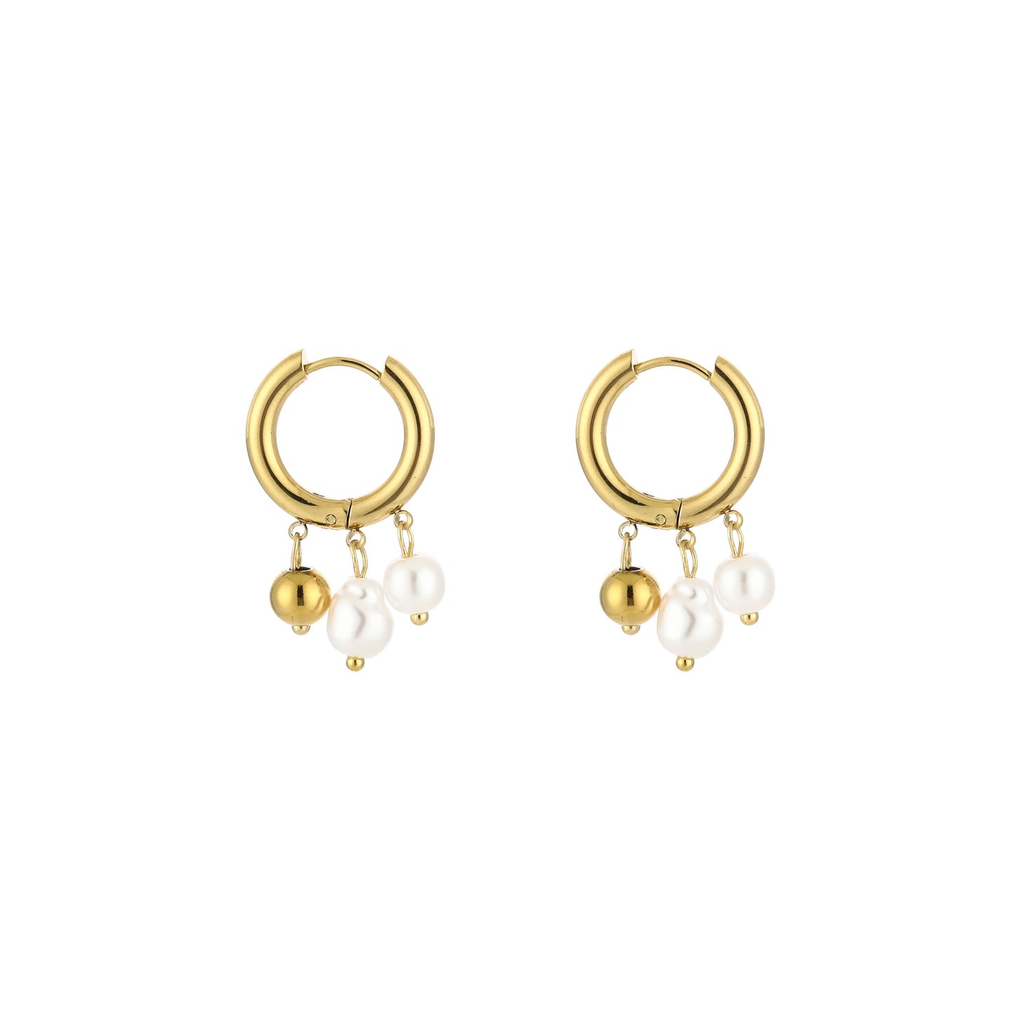 Oorbel met balletje en parels